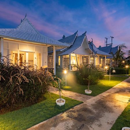 Paus Putih Hotel Нуса-Лембонган Екстер'єр фото