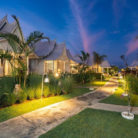 Paus Putih Hotel Нуса-Лембонган Екстер'єр фото